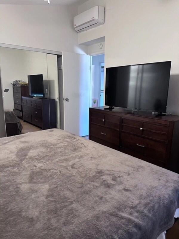 Building Photo - 9228 Ronda Ave