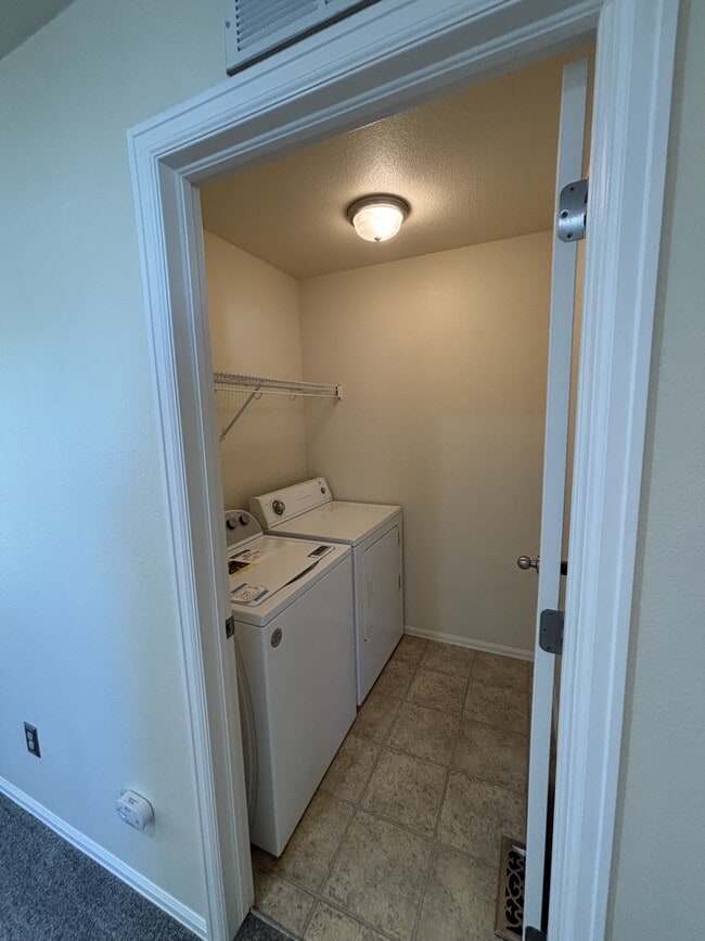 Building Photo - 755 Hailey Glenn View