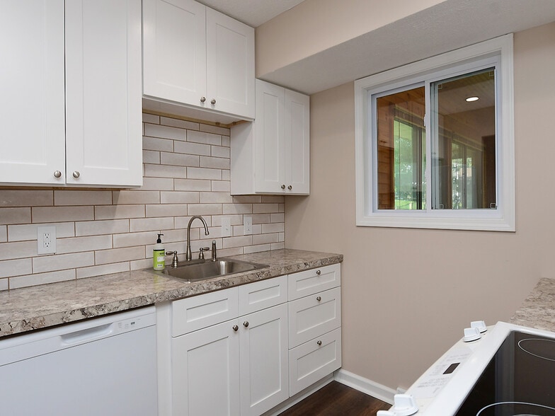 Building Photo - 14028 Madison Cir
