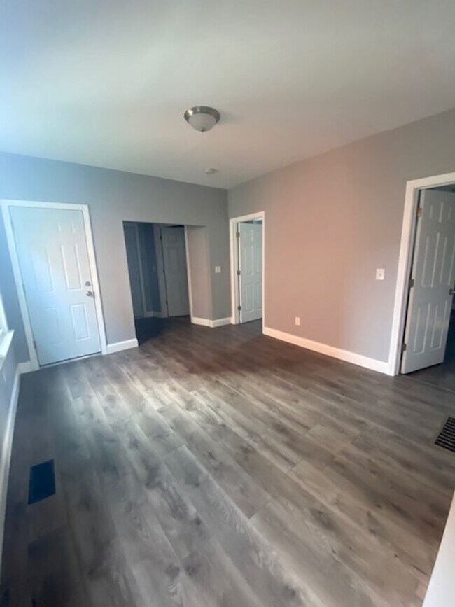 Building Photo - 53 Orlando St