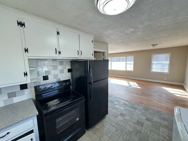 Building Photo - Fantastic 3 Bed 2 Bath Durham Ranch Brick Home