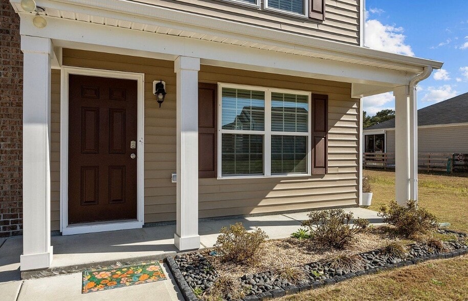 Building Photo - 1917 Rolling Meadows Dr