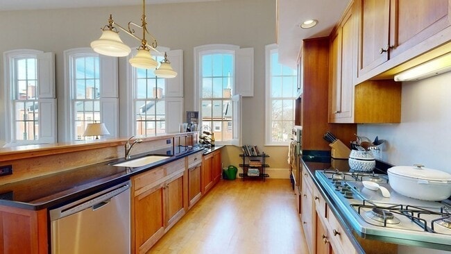 Building Photo - 39 State St