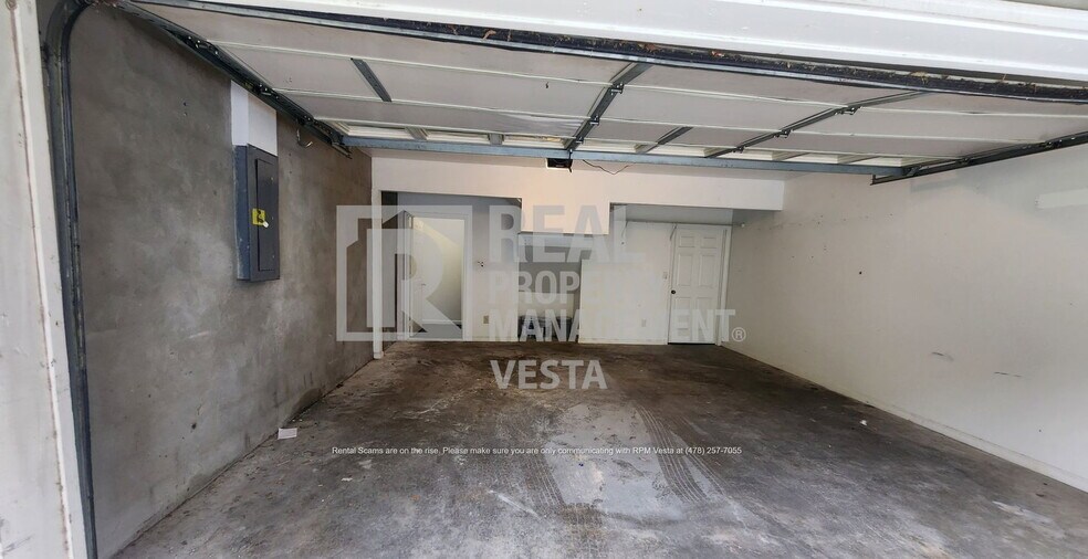 Building Photo - 1038 Walnut St