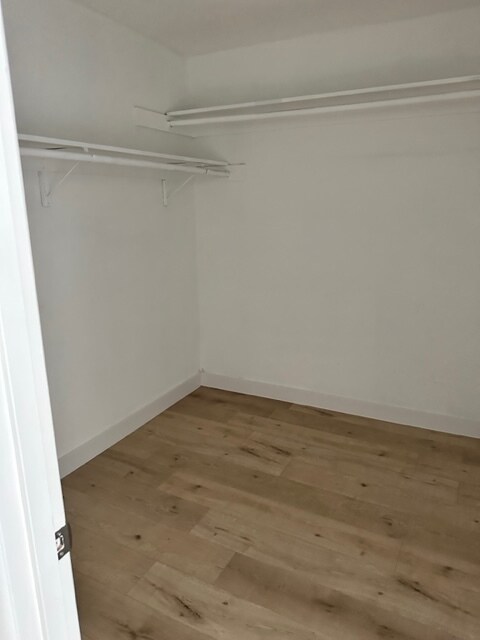 Building Photo - 15556 Vanowen St