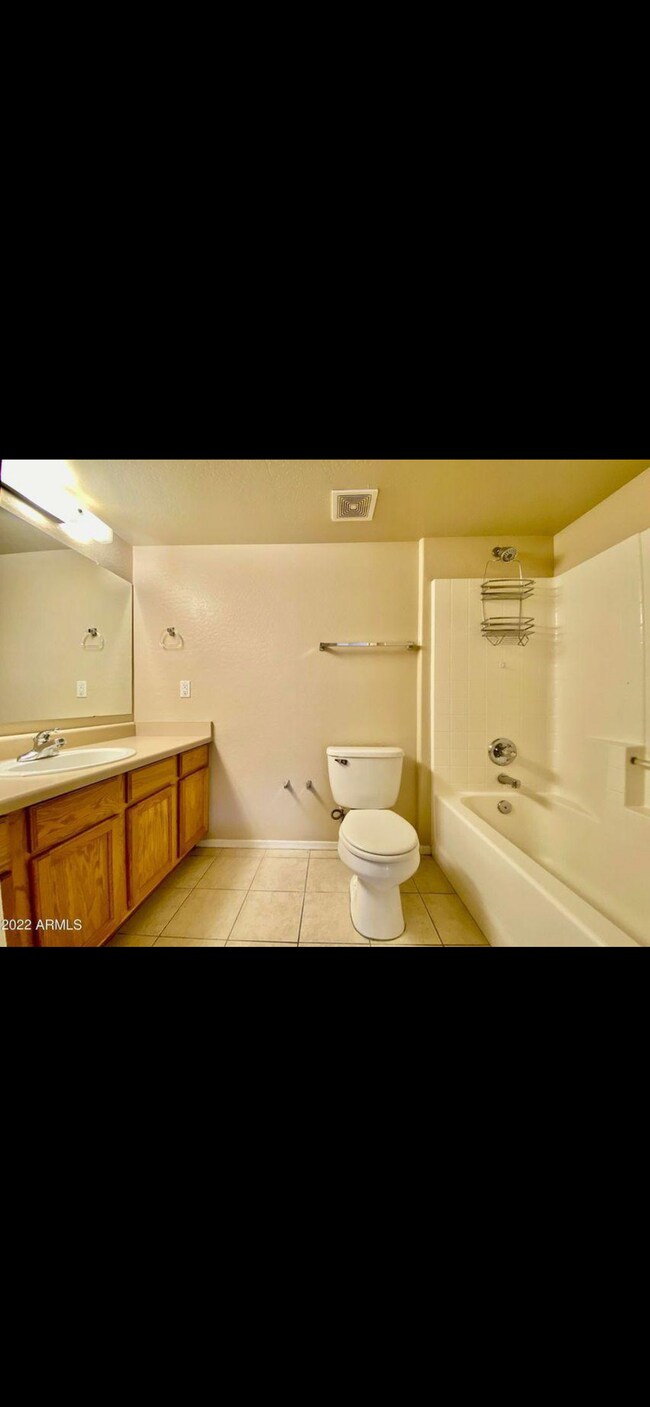 Building Photo - 3301 E Earll Dr