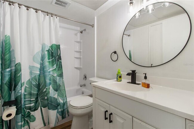 Building Photo - 1235 S Highland Ave