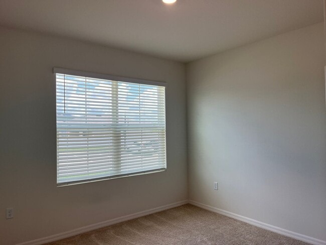 Building Photo - 3031 Staten Dr