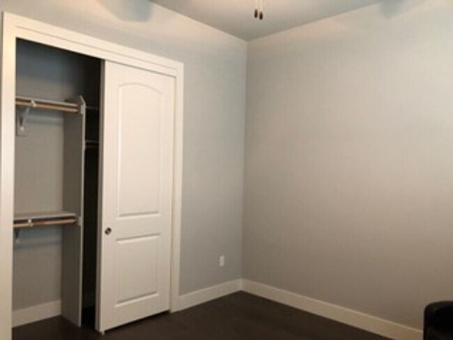 Building Photo - Stunning 3 Bedroom 2 Bath in Fair Oaks, CA