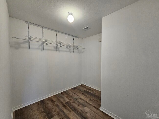 Building Photo - 28 Easton St