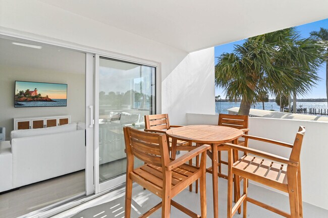 Building Photo - 2600 N Flagler Dr