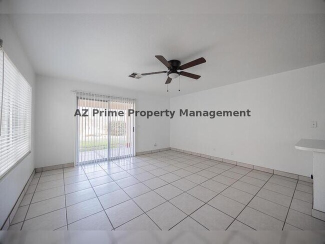 Building Photo - 10864 W Devonshire Ave