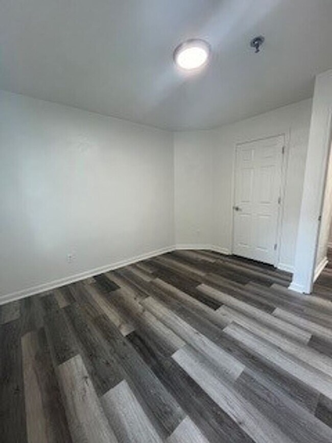 Building Photo - Spring of 2026 ONLY $1300 for Newly Renovated 1 bedroom in a 4 Bedroom Apartment in Downtown Blac...
