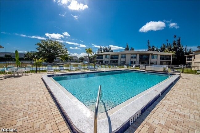 Building Photo - 16881 Davis Rd