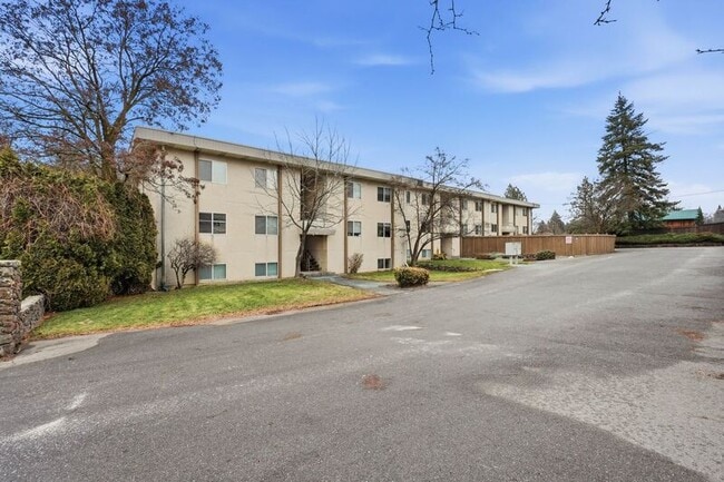 Building Photo - 3102 E 27th Ave