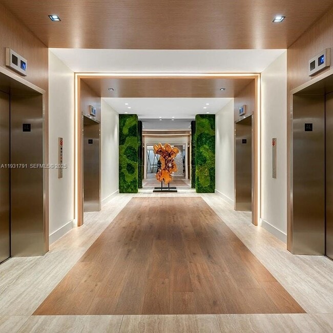 Building Photo - 2301 Collins Ave