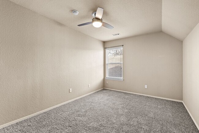 Building Photo - Wonderful two-story house