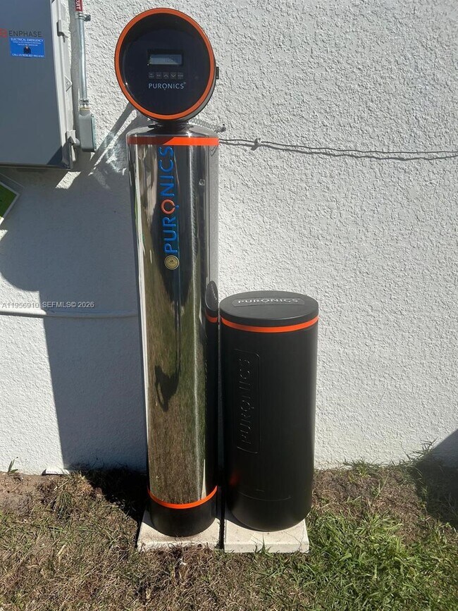 Building Photo - 413 Akin Pl