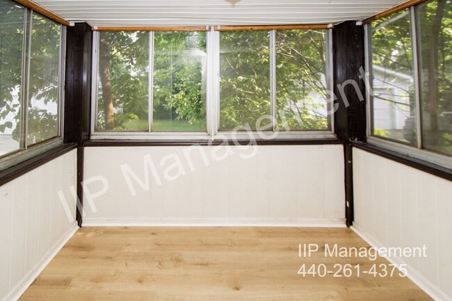 Building Photo - 3821 Kirkwood-