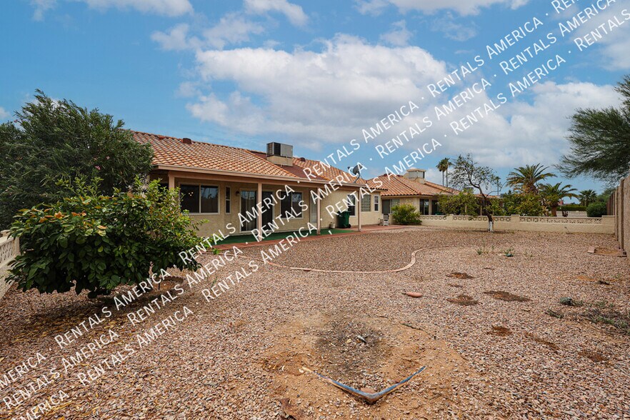 Building Photo - 2720 Leisure World