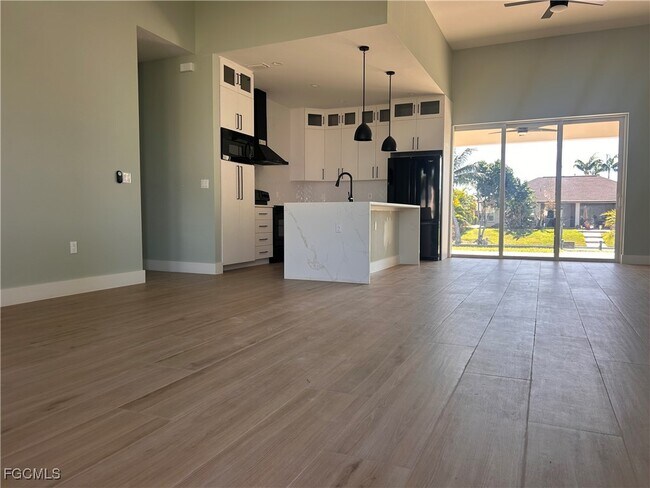 Building Photo - 1808 SE 1st Terrace