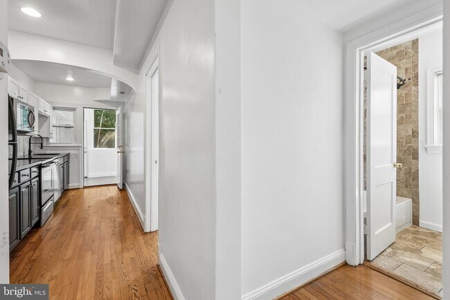 Building Photo - 1400 Oglethorpe St NW
