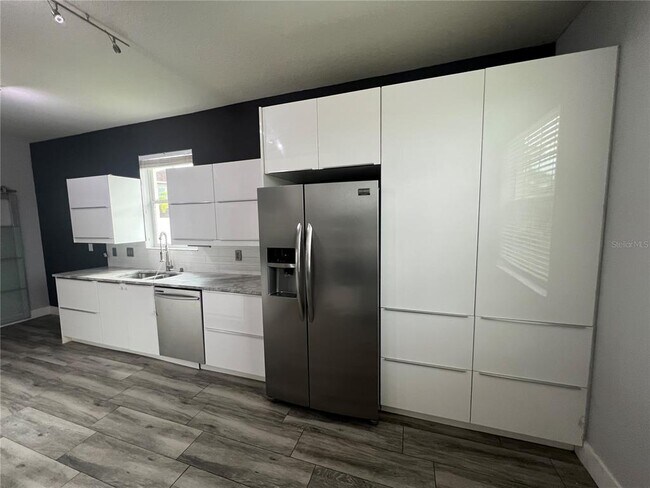 Building Photo - 2812 Corkmore Ct