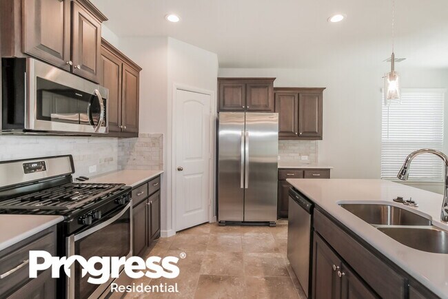 Building Photo - 9132 Golden Hollow Ln