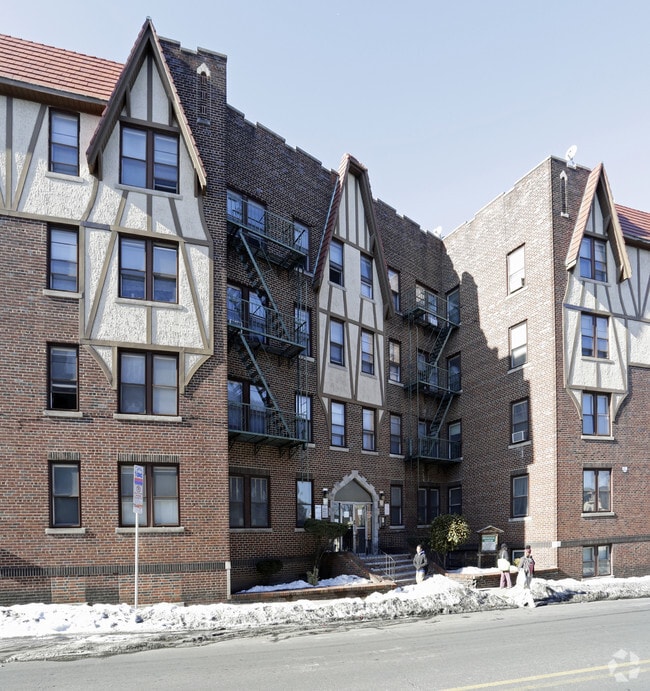Primary Photo - Broadway Manor