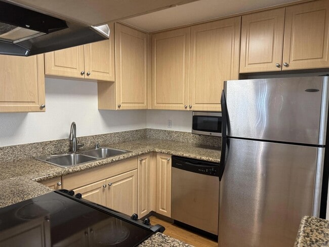 Building Photo - 10016 Maya Linda Rd