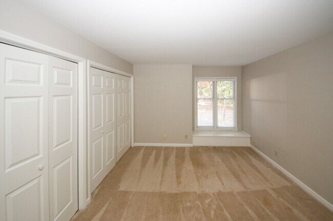 Building Photo - Secluded Community Near The Perimeter Mall