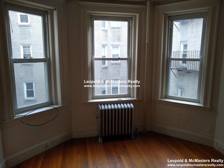 Building Photo - 1108 Boylston St