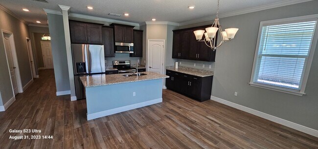 Building Photo - New 3/2/2.5 Home with Upgrades