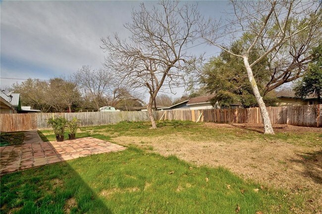 Building Photo - 1510 Northridge Dr