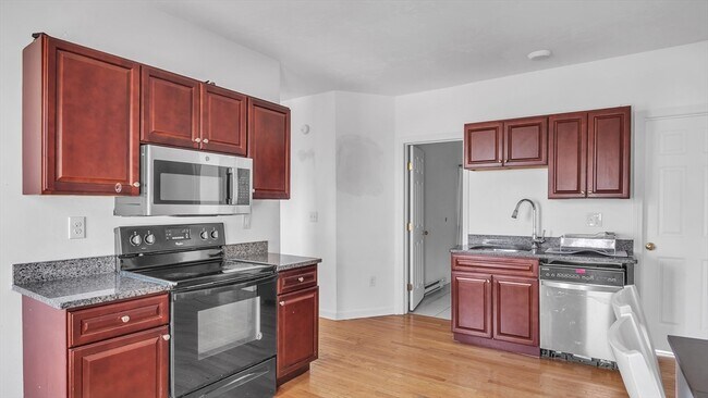 Building Photo - 1442 Main St