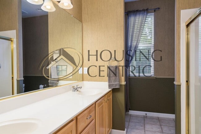 Building Photo - Executive Folsom Rental with a Pool, Energ...