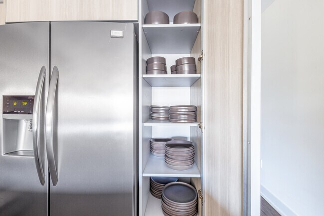 Building Photo - 409 Hayworth Ave