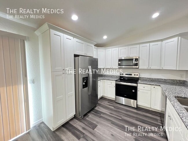 Building Photo - 290 Malauka Run