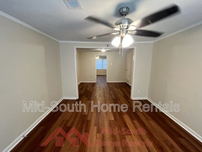 Building Photo - 858 Eyers Rd