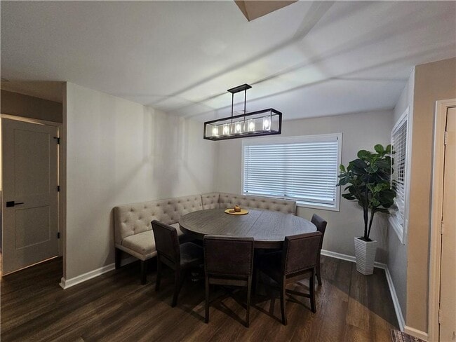 Building Photo - 1052 Indian Hills Pkwy NE