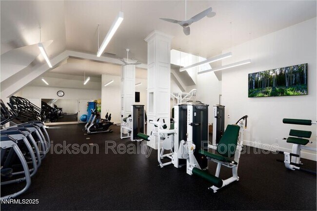 Building Photo - 709 W Pleasant Oak Trl
