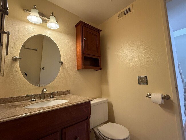 Building Photo - Beautiful Two Bedroom Townhome in San Luis...