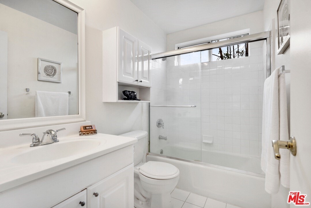 Bathroom - 1217 20th St