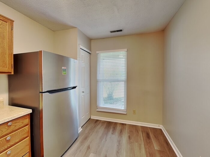 Building Photo - 703 Muirfield Dr