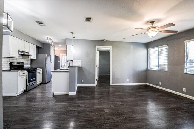 Building Photo - 2301 Tern Cir