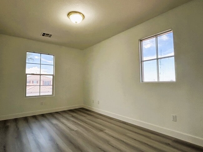 Building Photo - 10921 Napa Ridge Dr