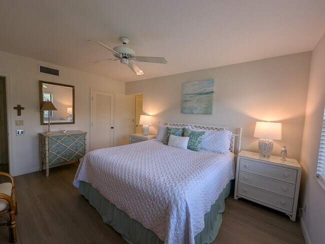 Building Photo - 16941 Waterbend Dr