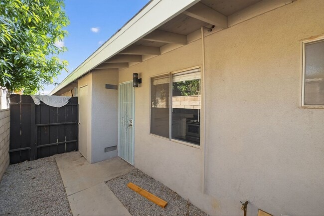 Building Photo - 44440 Acacia Dr