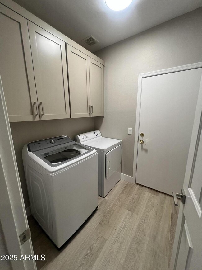 Building Photo - 17751 W Tasha Dr
