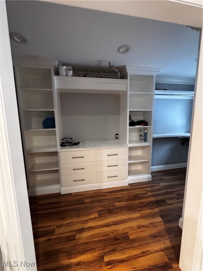 Building Photo - 7633 Hidden Dr